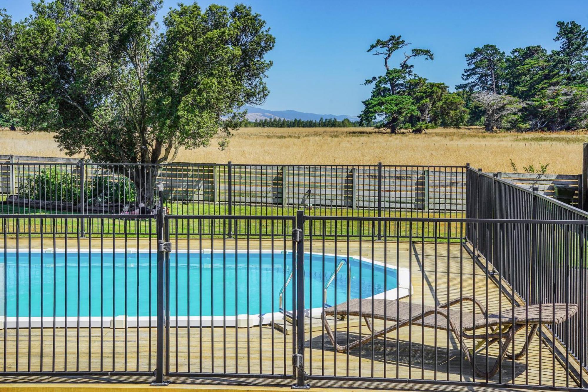 The Longwood Barn Villa Featherston Exterior photo